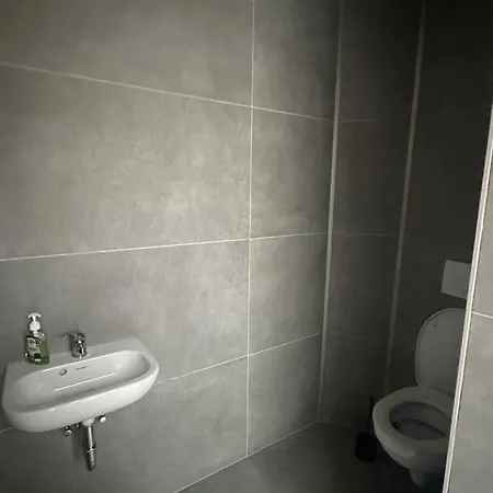 Apartment Grosses ,helles & Stillvolles Im Herzen Von *